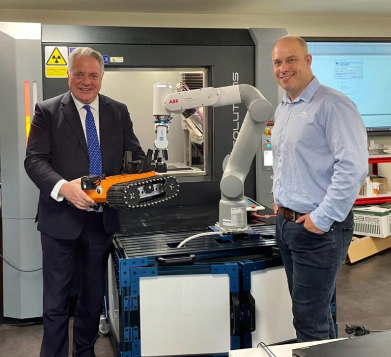 SIMON BAYNES MP EXPLORES TECHNOLOGICAL INNOVATION AT OR3D IN CHIRK